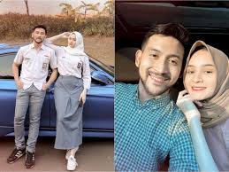Anak yang diamksud w, kini berusia 8 tahun dan semakin sering menanyakan sosok sang ayah. Selebgram Sabrina Dan Adhiguna Sosiawan Banjir Kritik Dinilai Promosikan Pernikahan Anak Indozone Id