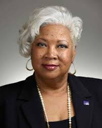 Roxana Arredondo's Instagram, Twitter & Facebook