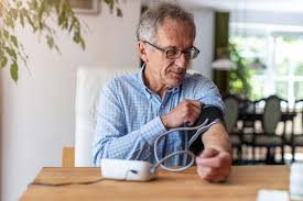 4 subtle symptoms of high blood pressure | UnitedHealthcare