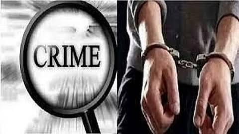 अनैतिक संबंधाच्या संशयातून तरुणाचा गळा दाबून खून; पत्नीच्या मदतीने मृतदेह पोत्यात भरून फेकला, पती-पत्नीला अटक