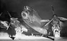 Lancaster I R5729 Km A Of No 44 Squadron At Dunholme Lodge Lincolnshire Before Setting Out For Berlin On 2nd Janu Lancaster Bomber Royal Air Force Luftwaffe