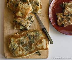 Zaatar Bread Fatayer Zaatar Food Recipes Savory Appetizer