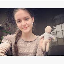 Izabela vidovic is an american actress, singer, producer, and writer who is most prominently known for being an inspiration to her thousands of fans across the world with her humanitarian involvement and immense talent. Izabela Vidovic Instagram Pictures Melissa Benoist