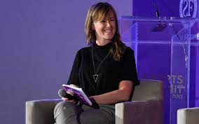 Con motivo al día internacional de la mujer, la mexicana ha pedido que se acabe el machismo en el futbol. Marion Reimers Se Va De Fox Sports Seguira Narrando Champions League