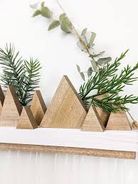 Additionally, the calendar is durable enough for the whole family to participate. Diy Hanging Advent Countdown Calendar Ugly Duckling House