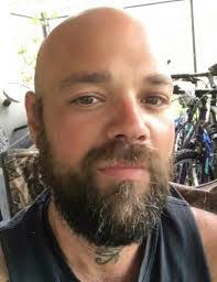 Leon Cole's Instagram, Twitter & Facebook