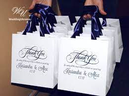 30 Wedding Welcome Bags With Navy Blue Satin Ribbon Names Etsy In 2021 Wedding Guest Gift Bag Wedding Gifts For Guests Personalized Paper Gift Bags