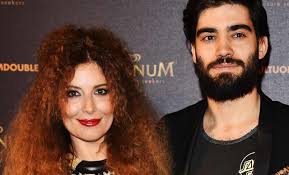 Sabato 31 marzo è andata in onda una nuova. Selvaggia Lucarelli Chi E Il Fidanzato Lorenzo Biagiarelli Le Info