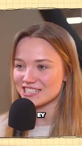 Warum die Couch das wichtigste Möbelstück in deiner Wohnung ist  #juliabeautx #joeyjungle #viral #dienervigenpodcast