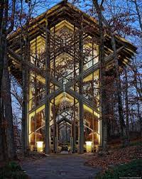 Look This Glass Church Is So Close To God In The Middle Of A Forest Thorncrown Chapel Thorncrown Chapel Eureka Springs Beautiful Buildings