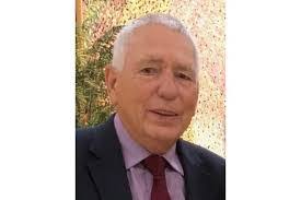 Ellis Stark's Instagram, Twitter & Facebook