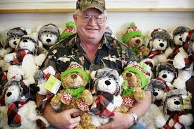 Kay Jewelers Christmas Bear 2021 Man Store Team Up For Massive Teddy Bear Haul Video Business Victoriaadvocate Com