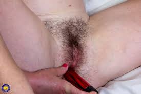 Mature Olivia Johnson has a natural hairy pussy - My Free Pornstars