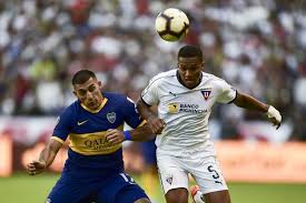 Antonio valencia donó 20.000 trajes biodegradables que servirán en la lucha contra la pandemia del coronavirus antonio valencia, histórico jugador de los registros de liga deportiva universitaria, ha. Futbolista Antonio Valencia Dona Sueldo A Empleados Del Club Liga De Quito Noticias Agencia Peruana De Noticias Andina