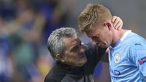 De bruyne's injury, to his left knee, is not to the same knee he was operated on after sustaining ligament damage in august. Roberto Martinez Slams Rudiger For De Bruyne Injury As Com