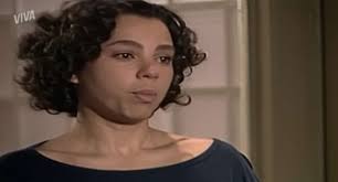 Carol Chamberlain, ex-Chiquititas, anuncia primeira gravidez aos 21 anos