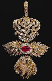 Unisciti alla community e scopri oggetti eccezionali! Pin By Giangiacomo Castellano Grassi On Beading Jewelry Royal Jewels Royal Jewelry Vintage Jewels