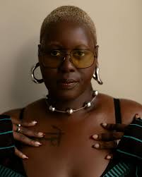 Maeva Komenan (@maevatheradiant) • Fotos y videos de Instagram