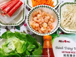 These wrappers get super sticky so line up your favorite filling on the softened sheets and roll it up quick! Resipi Vietnam Spring Roll Ana Suhana