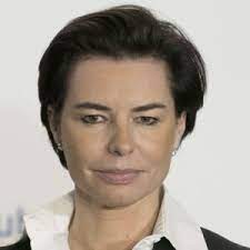 Dans son tweet, laurence sailliet a déclaré démissionner quitter la politique et ouvrir un nouveau chapitre dans sa vie. Laurence Sailliet Biographie News Photos Et Videos Tele Loisirs