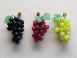 15 homey wine and grape kitchen decors