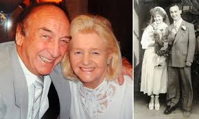 Devoted Hull couple of 70 years die four hours apart