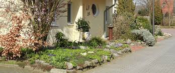 Wer seinen vorgarten begrünen möchte, wählt am besten stauden und gehölze dafür. Projekt Vorgarten Theilmeier