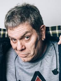 Roger Moreira faz acordo após criticar menina vítima de estupro