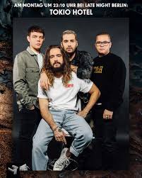 Cerca nel più grande indice di testi integrali mai esistito. Late Night Berlin Das Erste Interview Von Klaas Mit Tokio Hotel Fand 2005 Zur Zeit Von Durch Den Monsun Statt 15 Jahre Spater Performen Sie Passenderweise Die Neuauflage Ihres Superhits Durch