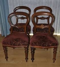 Classic Queen Anne Style English Made Mahogany Dining Table With Set 4 Upholstered Seat Wood Chairs Circa Late 1800 S Mahogany Dining Table Wood Chair Chair