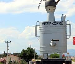 May 20, 2021 · vezirköprü ilçesinin girişinde 2017 yılında yapılan yaklaşık 5 metrelik yassı semaver anıtı, son günlerde sosyal medyada eleştiri konusu oldu.i̇lçeye özgü coğrafi işaret tescili. Ak Parti Heykelleri Uludag Sozluk