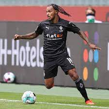 Valentino lando lazaro (born 24 march 1996) is an austrian professional footballer who plays as a right midfielder for serie a club inter milan and the austria national team club career. Lazaro Spur Nach Dortmund Wird Heisser Inters Preisvorstellung
