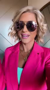 We 💖 @kaleerogersbeauty in her NEW Tahoes in Brushed Gold + Brown  Gradient! #diffeyewear #giftsforher #holidaycountdown