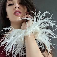 Coletero de plumas de avestruz/Coletero de satén de lujo/Accesorio de  fiesta/Coletero elegante/Regalo para ella/Lazo para el cabello único/Regalo  para dama de honor/Moda glamurosa