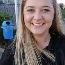 Lori Dixon's Instagram, Twitter & Facebook