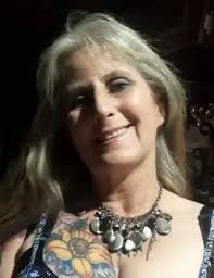 Roxanne Ruth's Instagram, Twitter & Facebook