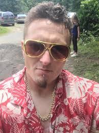 Brad Pell's Instagram, Twitter & Facebook