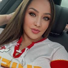 Heather Winemiller's Instagram, Twitter & Facebook