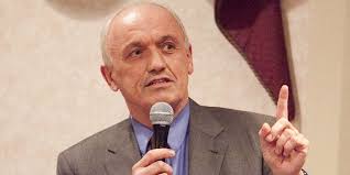 Bill Newell: North Shore's Renaissance on-air man