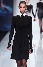 Anche un vestito con un colletto bianco nello stile delle studentesse sovietiche ha guadagnato popolarità senza precedenti. Da Chloe A Luisa Spagnoli Tutte Con Colletto Bianco