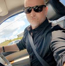 What are some unique photography locations for a 15th anniversary and 4  year wedding anniversary photoshoot?