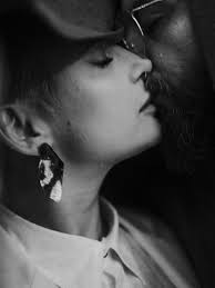 T A I N Á C L A U D I N O