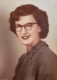 Elaine Oman's Instagram, Twitter & Facebook