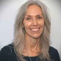 Michele Auch's Instagram, Twitter & Facebook