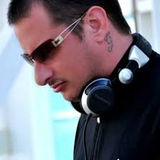 Stream Dj Gary Howard, Sample of Weekend Warm-up. Left Bank