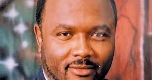 Stephen Mckenzie's Instagram, Twitter & Facebook