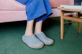 Pretty feet in soft white bedroom slippers toes to bar exercise. The Best Slippers For Women And Men In 2021 Reviews By Wirecutter
