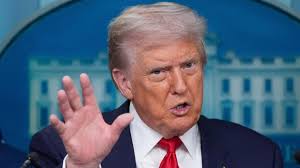 Donald Trump Says He's Placing Washington Police Under Federal Control,  Deploying the National Guard | Chicago News | WTTW