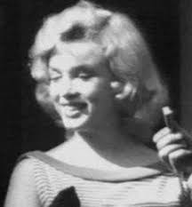 23/05/1957 Marilyn attend Arthur