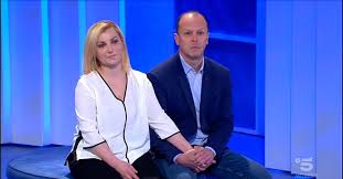 Uomini e donne vi aspetta dal 7 gennaio su canale 5! Paola E Raffaele A C E Posta Per Te Una Bugia Di Troppo Video